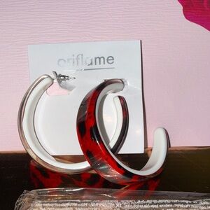 NWT Oriflame Roxy Red and black leopard print Hoop Earrings white inner lining.